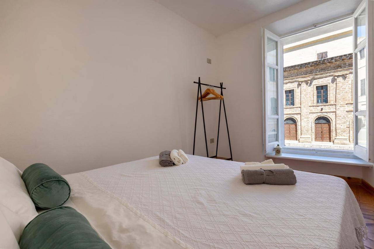 Apartmán La Finestra Sul Teatro Alghero Exteriér fotografie